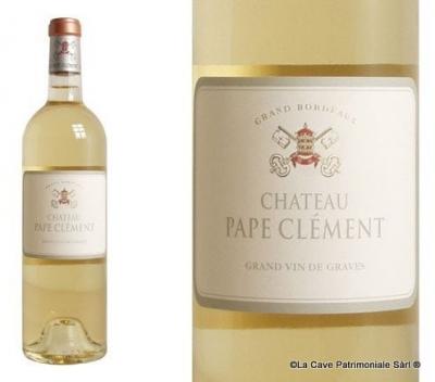 une bouteille et étiquette de Château Pape Clément 2017 Blanc