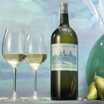 bouteille et verres de Cos d´Estournel Blanc 2017 St-Estèphe blanc